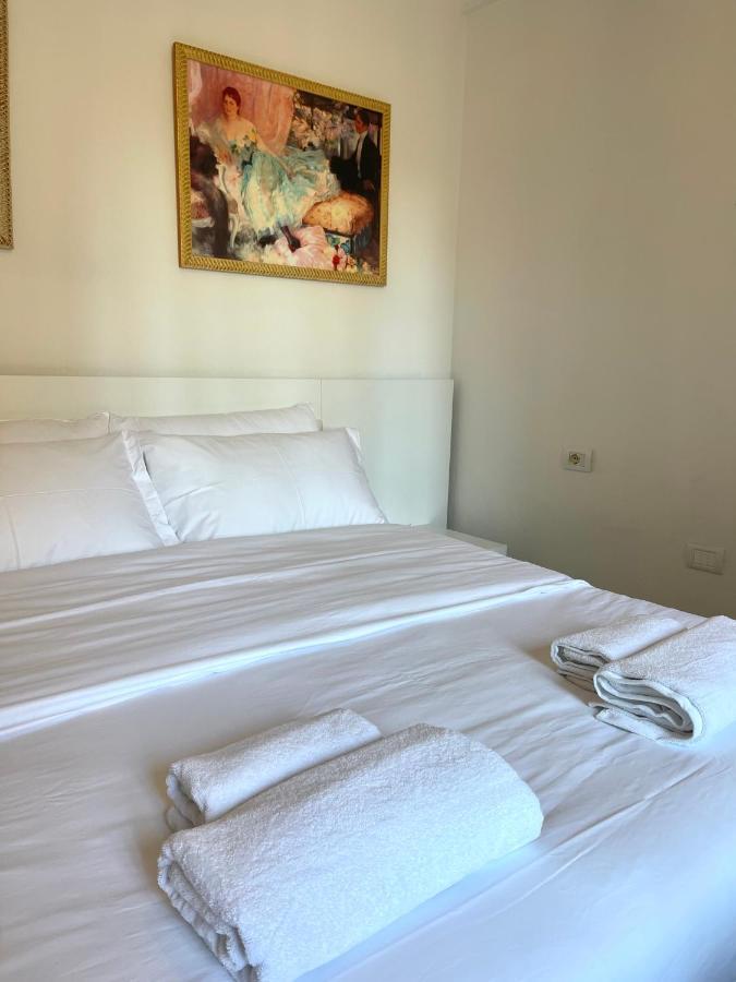 Apartment In The New Bazaar Of Tirana - Hana Blu Eksteriør billede