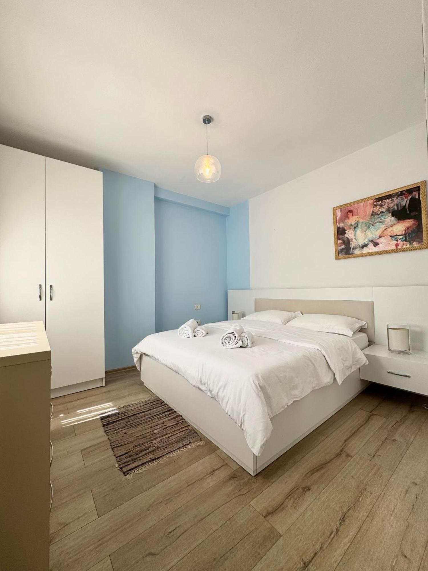 Apartment In The New Bazaar Of Tirana - Hana Blu Eksteriør billede