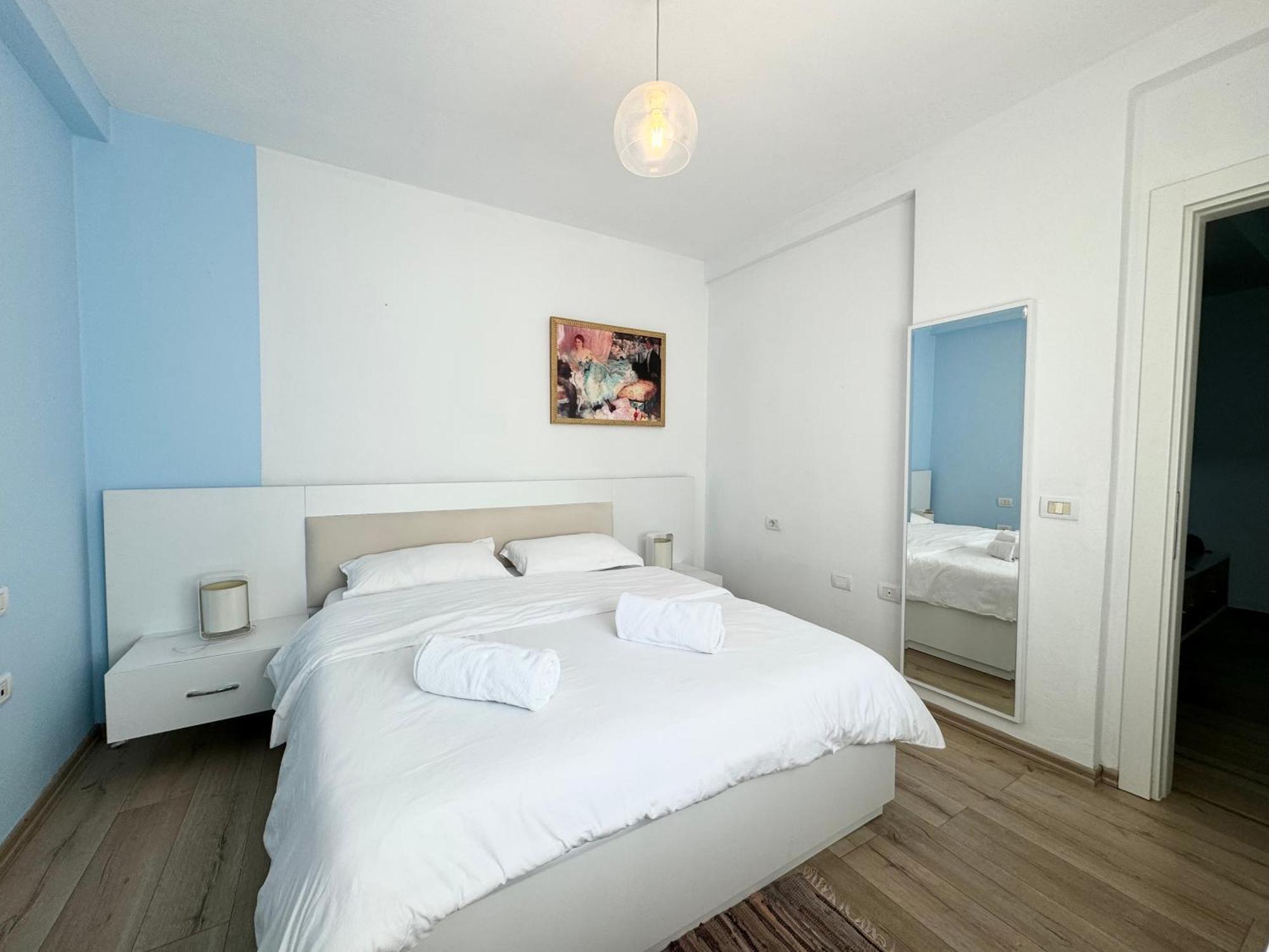 Apartment In The New Bazaar Of Tirana - Hana Blu Eksteriør billede