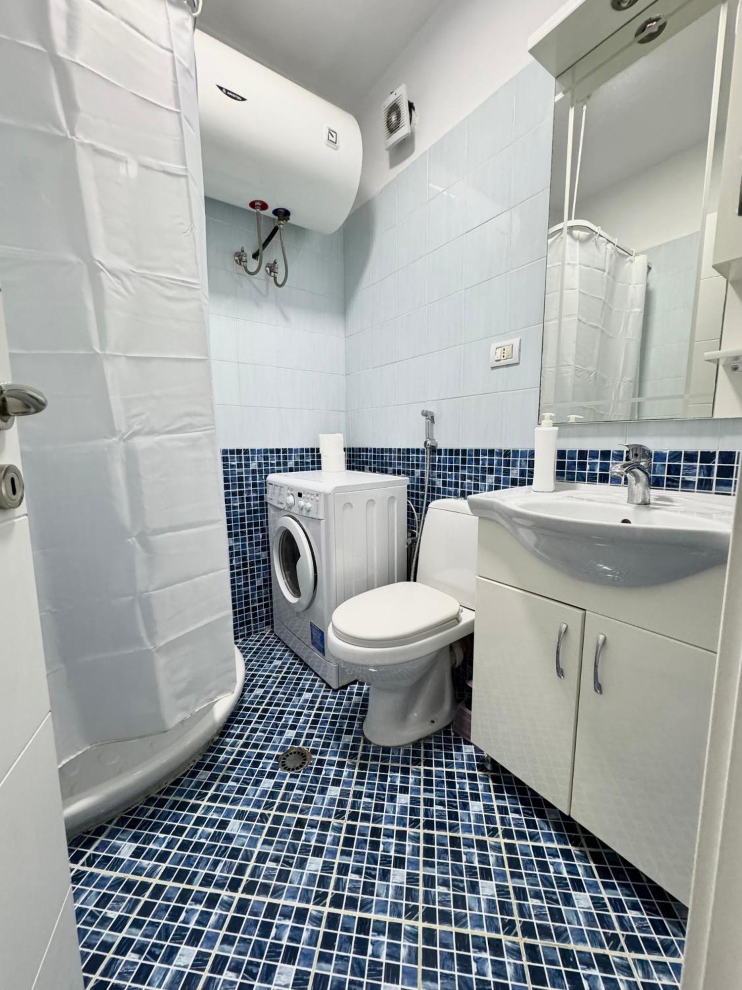Apartment In The New Bazaar Of Tirana - Hana Blu Eksteriør billede